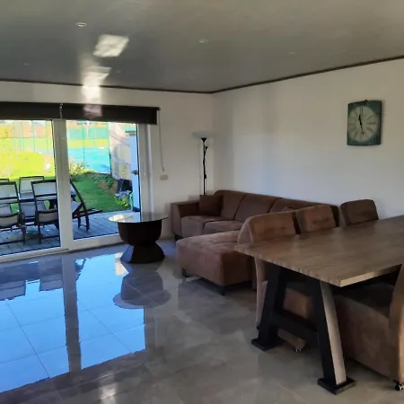 Lacs De L'eau D'heure Vineuf Vakantiehuis Erpion